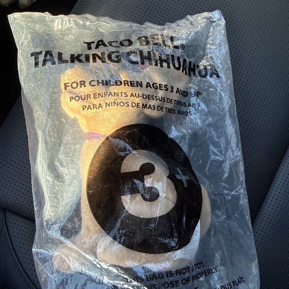 VINTAGE IN BAG Taco Bell Talking Chihuahua Happy New Year Plush NO SOUND